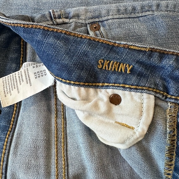 American Eagle Skinny Jeans - Picture 3 of 5